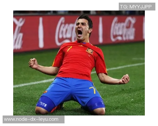 踢足球的葫芦娃们在绿茵场上展现团结与勇气的精彩瞬间